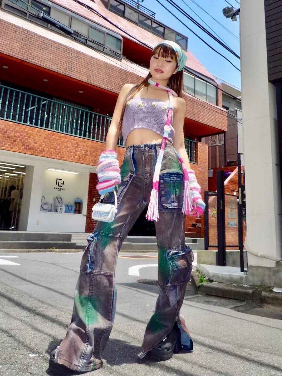 デニムカーゴパンツを使ったY2Kコーデ
