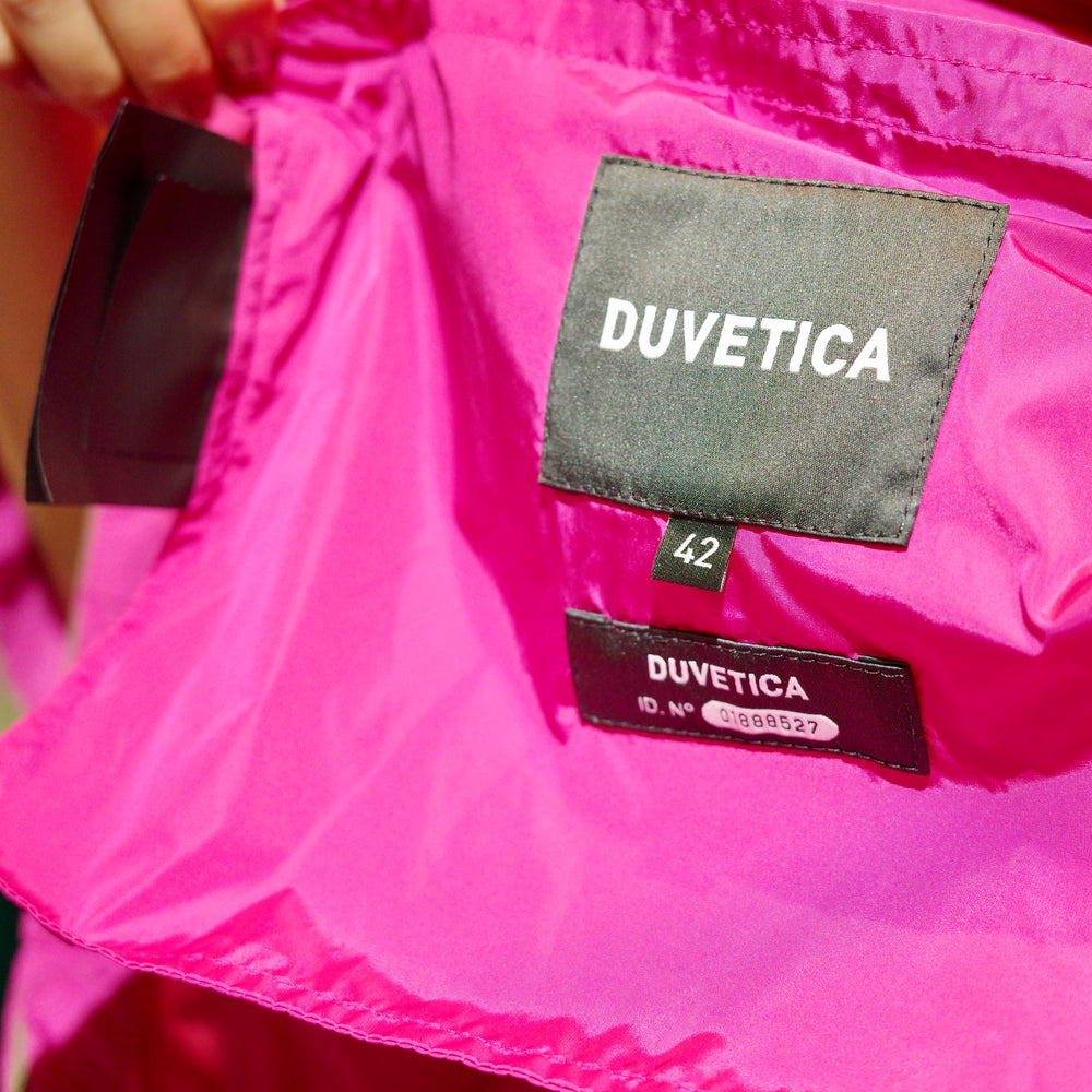 
                      
                        DUVETICA ピンクナイロンポンチョ
                      
                    