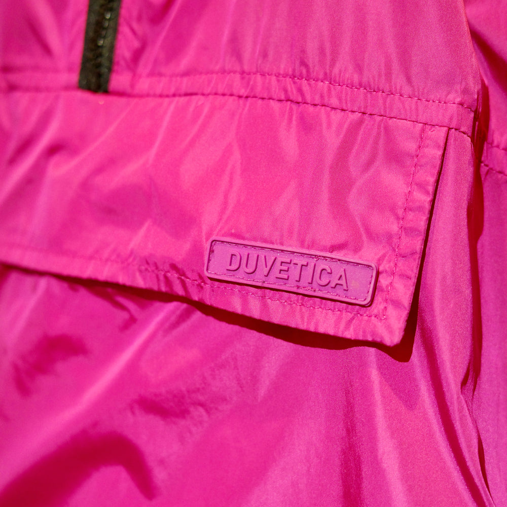 
                      
                        DUVETICA ピンクナイロンポンチョ
                      
                    