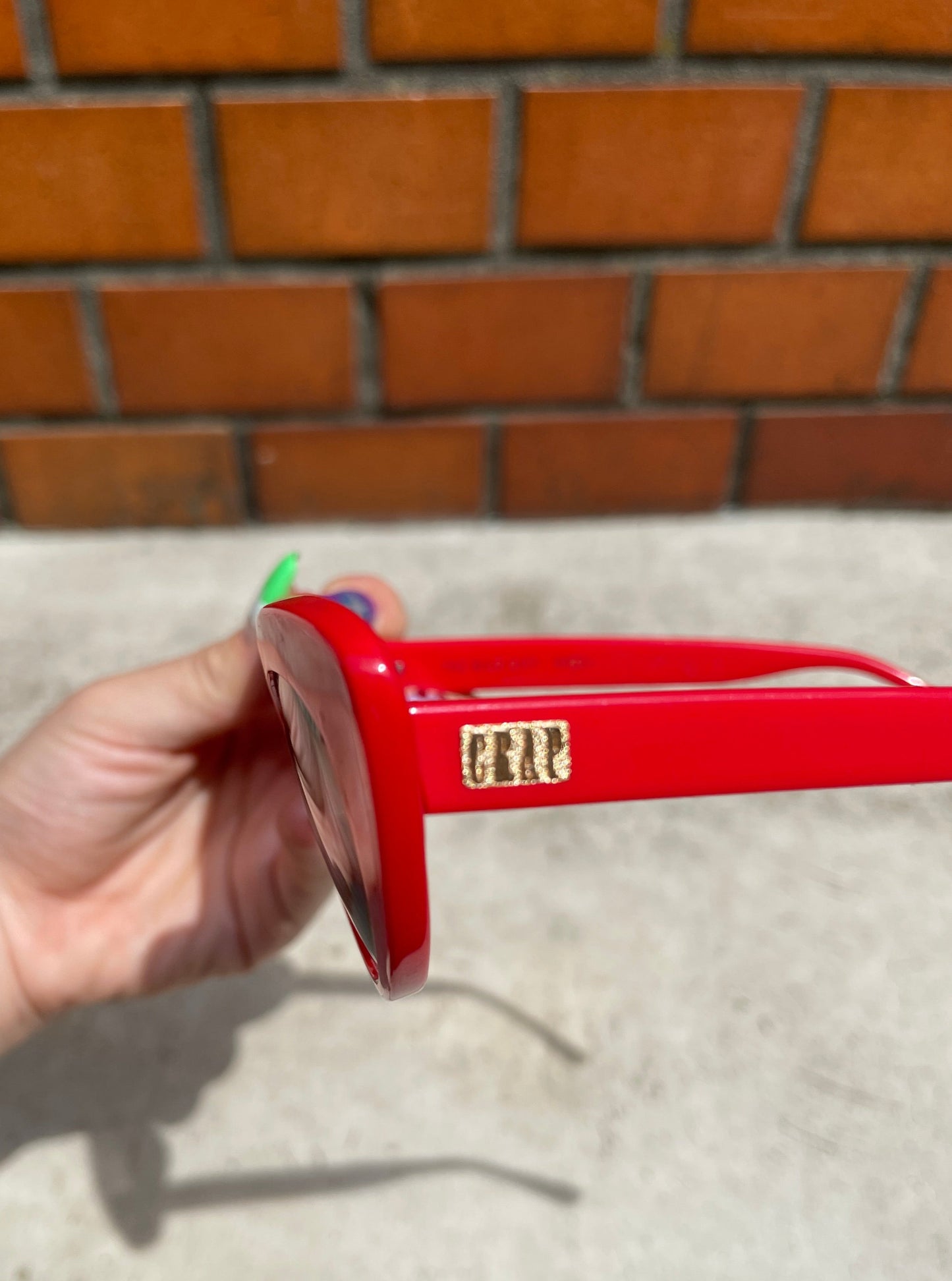 【Used】<br>"CRAP"レッドフレームキャットアイサングラス
