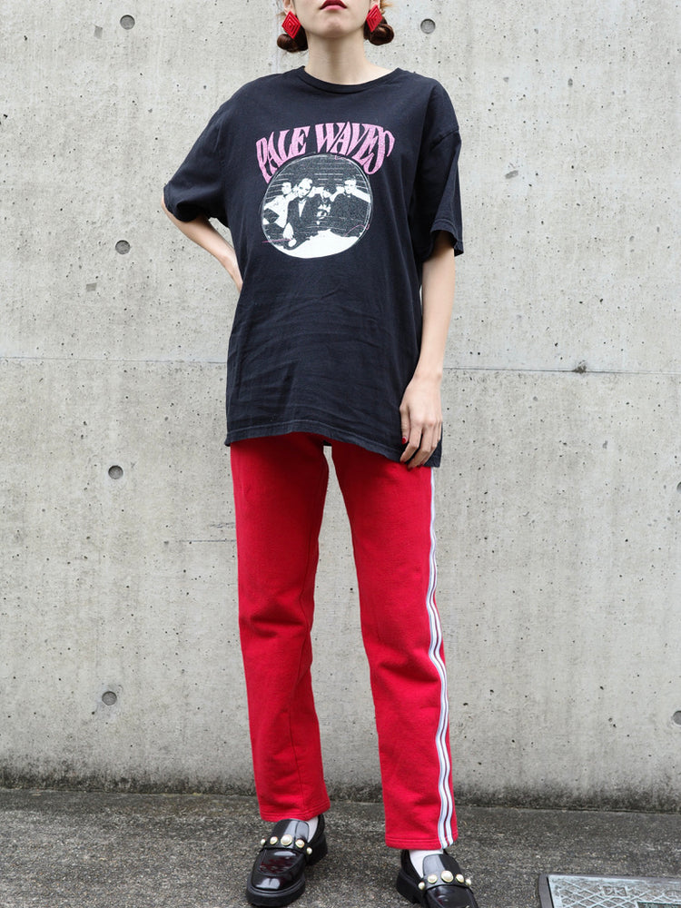 
                      
                        PALE WAVES Tシャツ
                      
                    