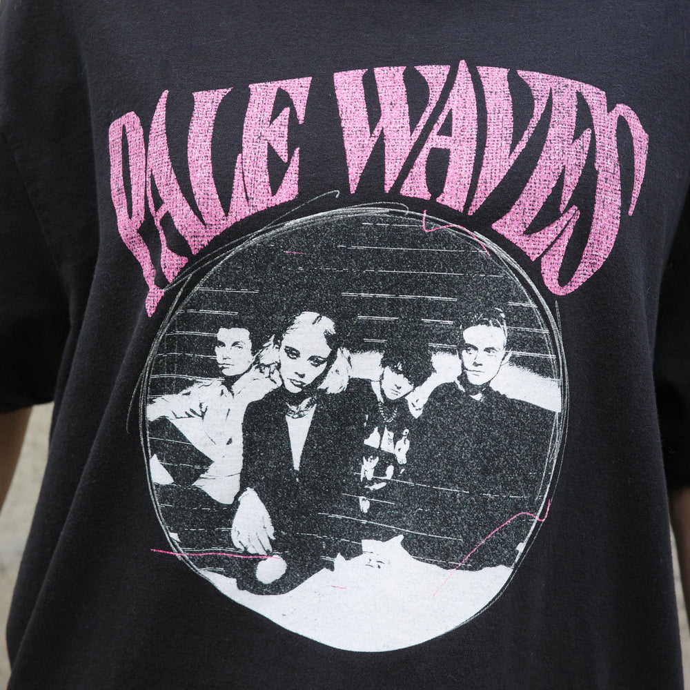
                      
                        PALE WAVES Tシャツ
                      
                    