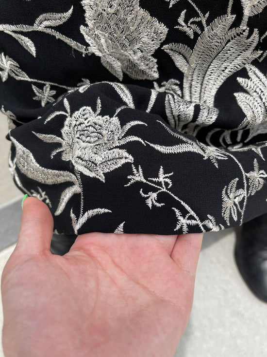 【Used】<br>花柄刺繍ロングドレス
