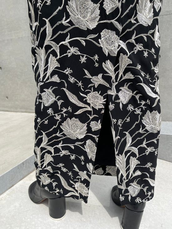 【Used】<br>花柄刺繍ロングドレス