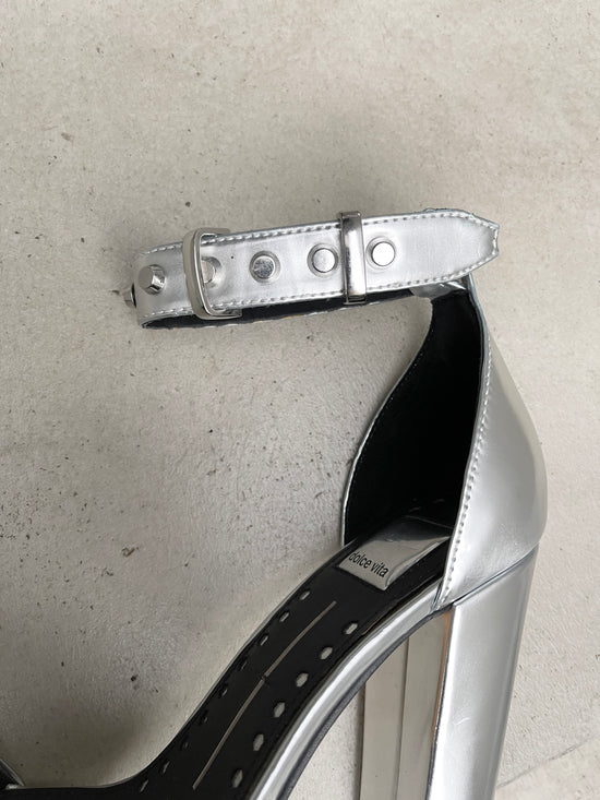 【Used】<br>"Dolce Vita"スタッズ付きシルバーヒールサンダル