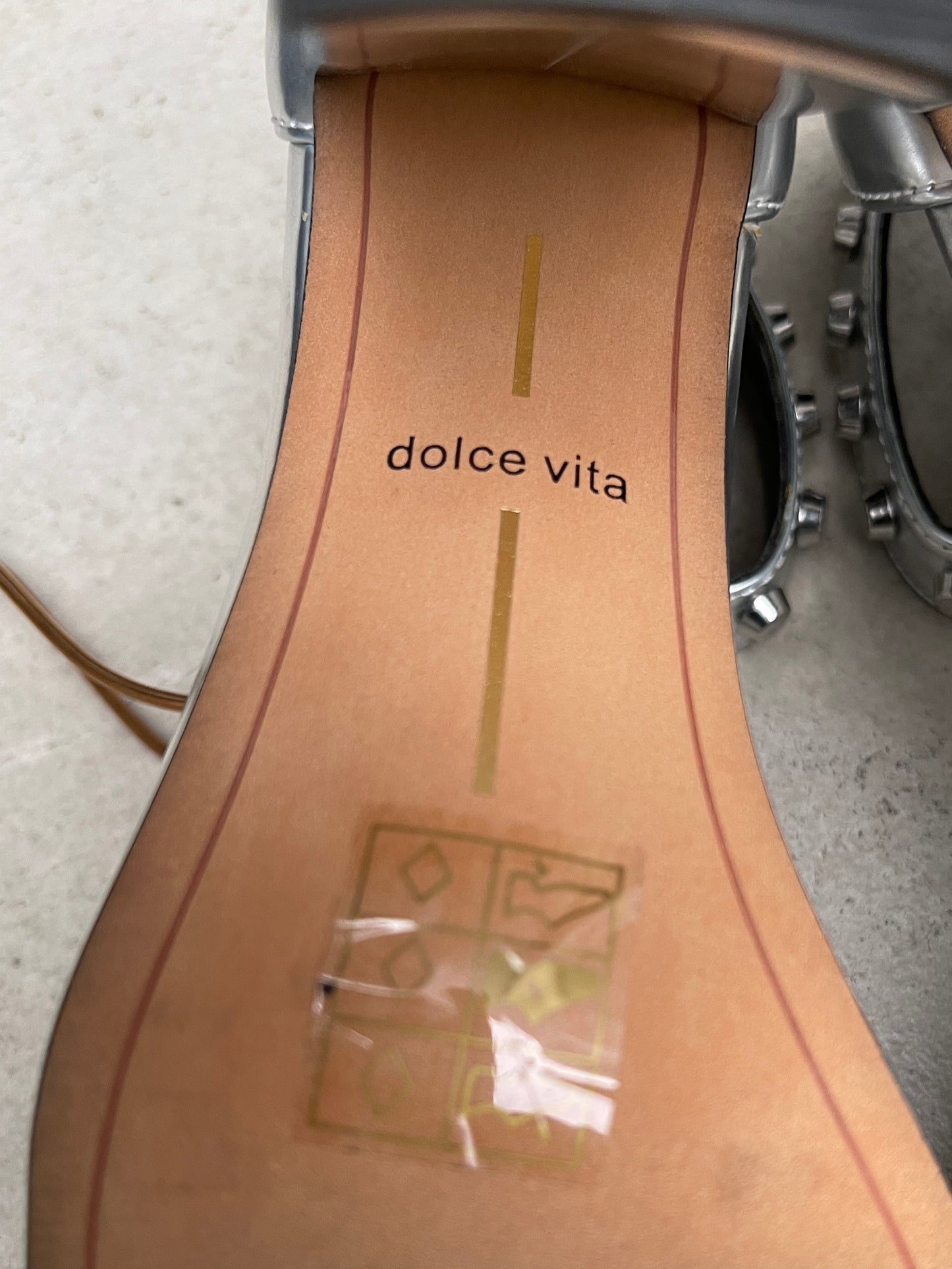 【Used】<br>"Dolce Vita"スタッズ付きシルバーヒールサンダル