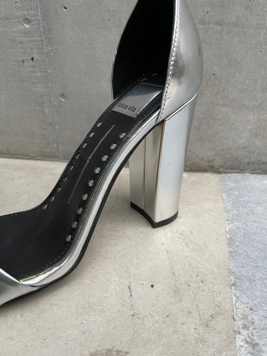 【Used】<br>"Dolce Vita"スタッズ付きシルバーヒールサンダル