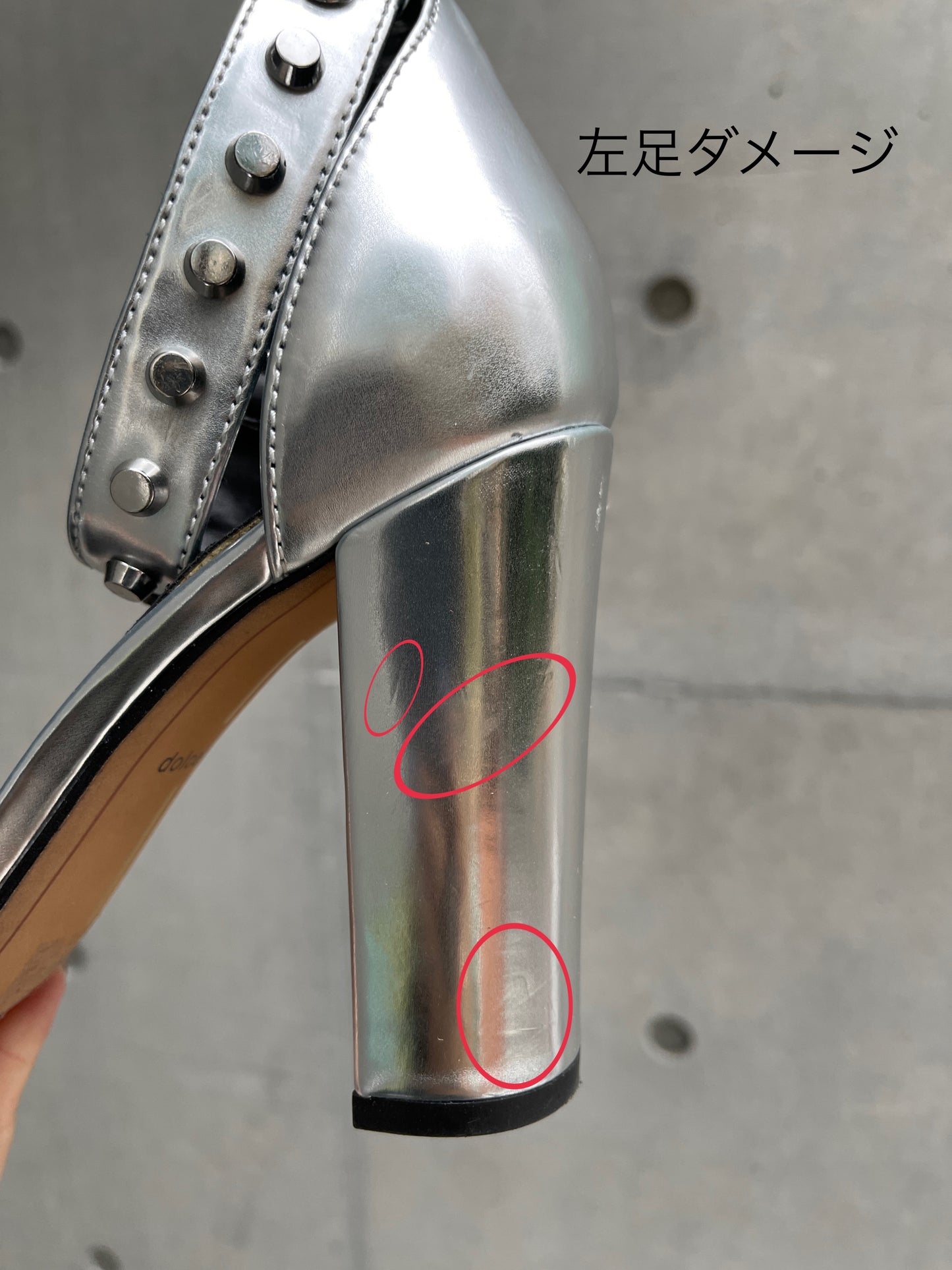 【Used】<br>"Dolce Vita"スタッズ付きシルバーヒールサンダル