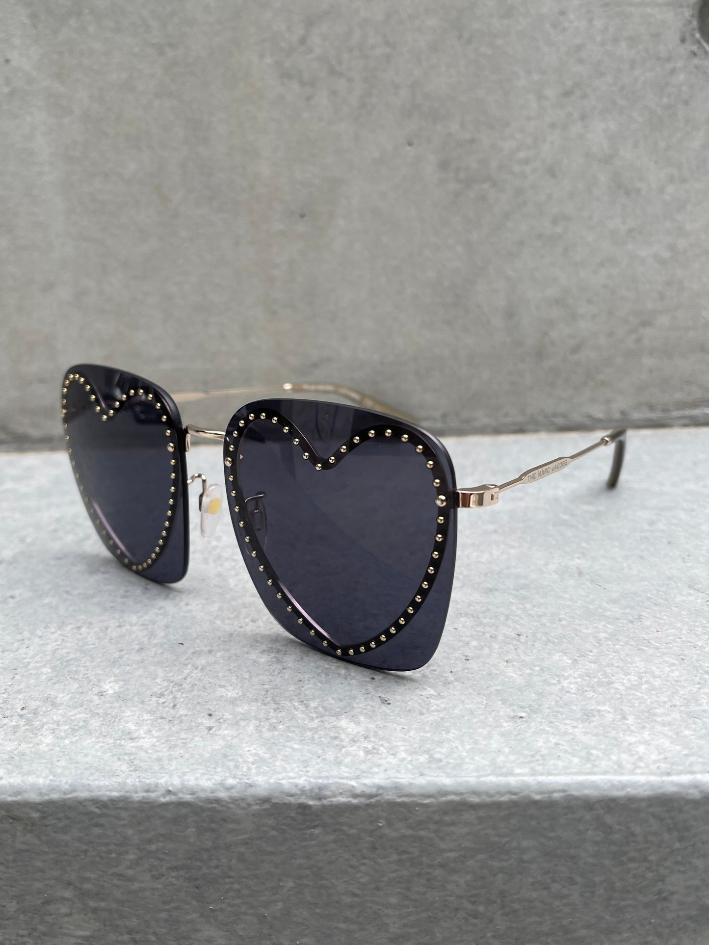 【Used】<br>"Marc Jacobs"メタルハートスクエアサングラス