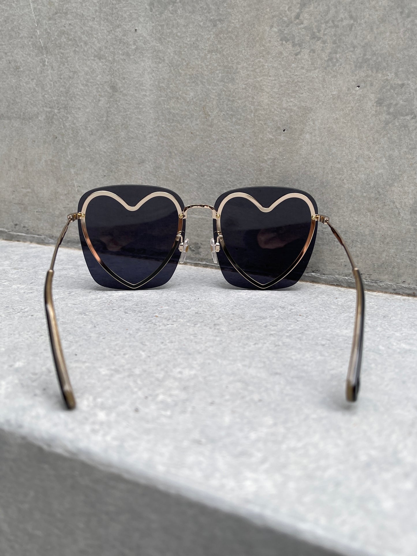 【Used】<br>"Marc Jacobs"メタルハートスクエアサングラス