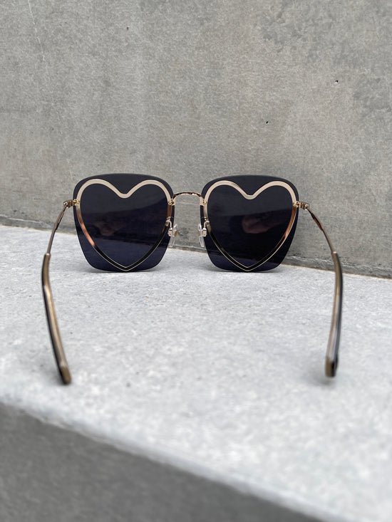 【Used】<br>"Marc Jacobs"メタルハートスクエアサングラス