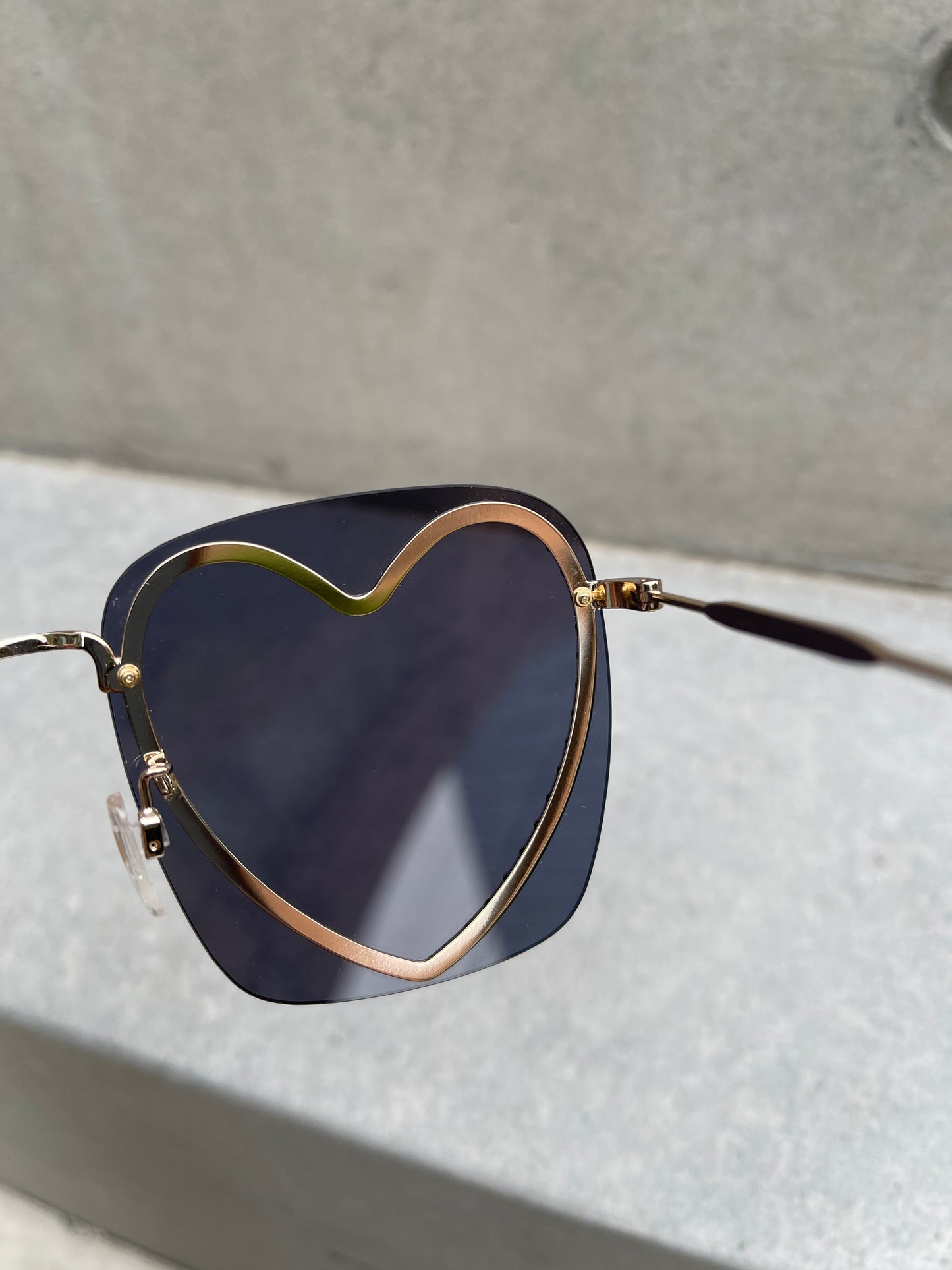 【Used】<br>"Marc Jacobs"メタルハートスクエアサングラス