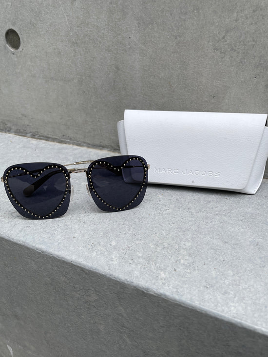 【Used】<br>"Marc Jacobs"メタルハートスクエアサングラス