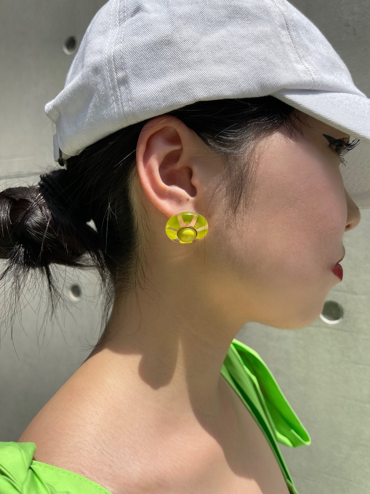【Vintage】<br>クリアフラワーデザインピアス