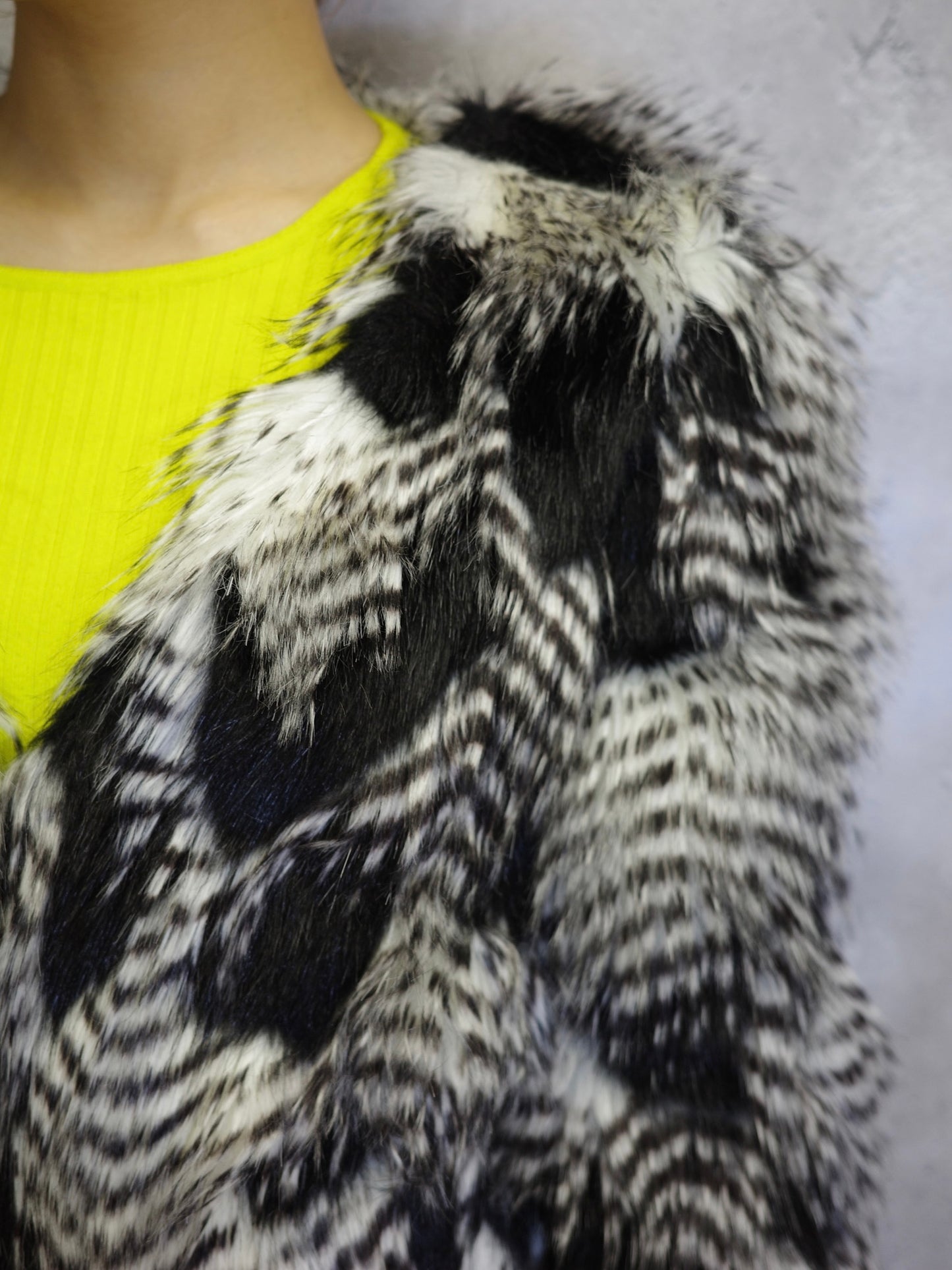 【Used】<br> "Trina Turk "ストライプファージャケット