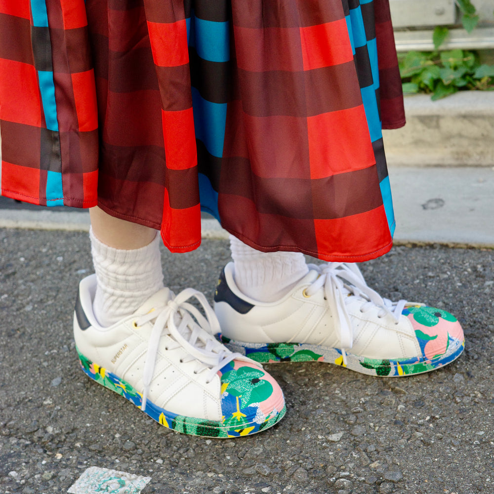 
                      
                        adidas × Her Studio London SUPERSTAR スニーカー
                      
                    