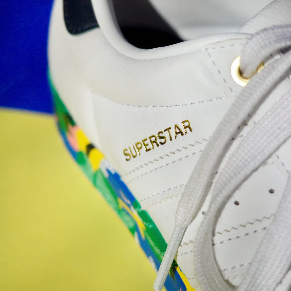 
                      
                        adidas × Her Studio London SUPERSTAR スニーカー
                      
                    