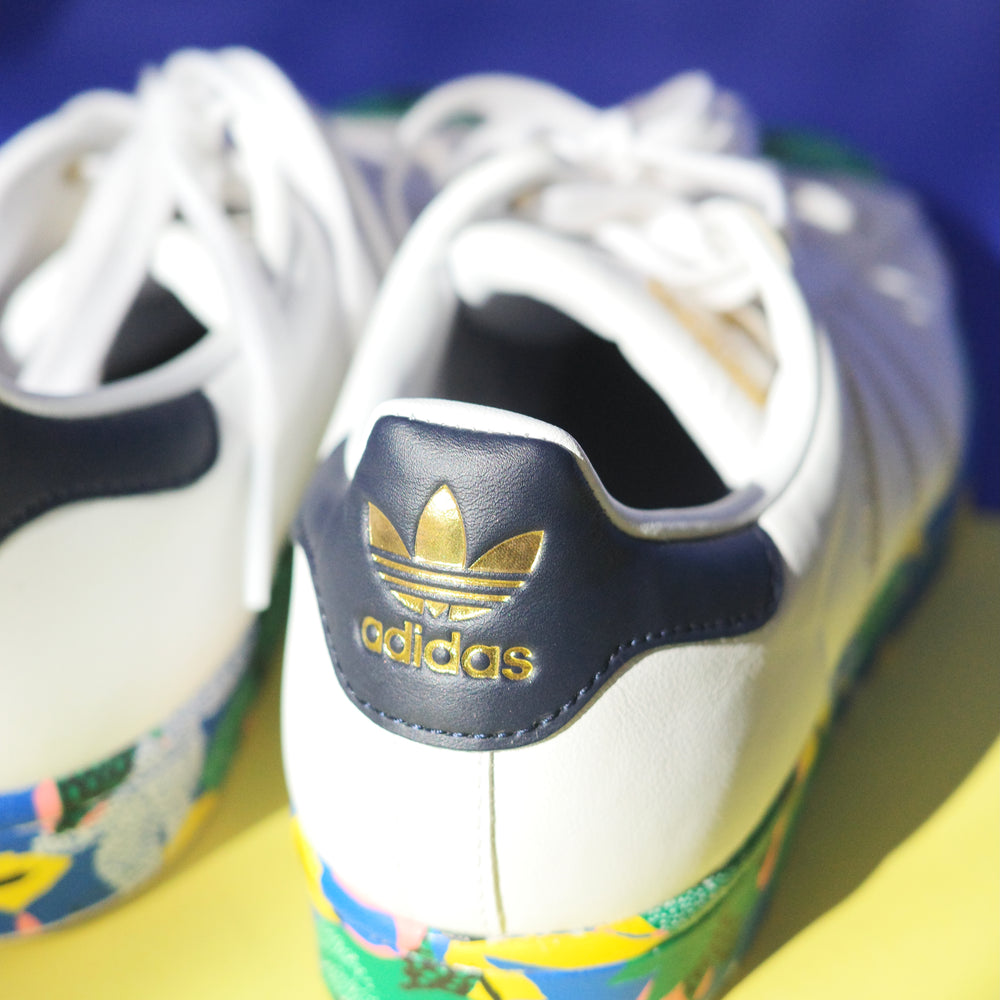 
                      
                        adidas × Her Studio London SUPERSTAR スニーカー
                      
                    