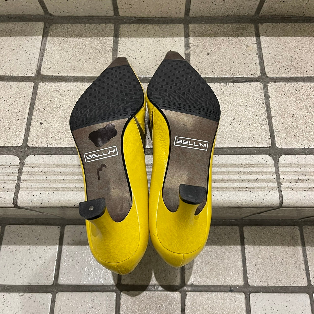【Used】シャープモチーフヒール