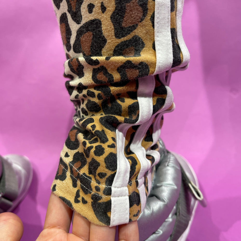 
                      
                        "adidas"豹柄スウェットセットアップ
                      
                    