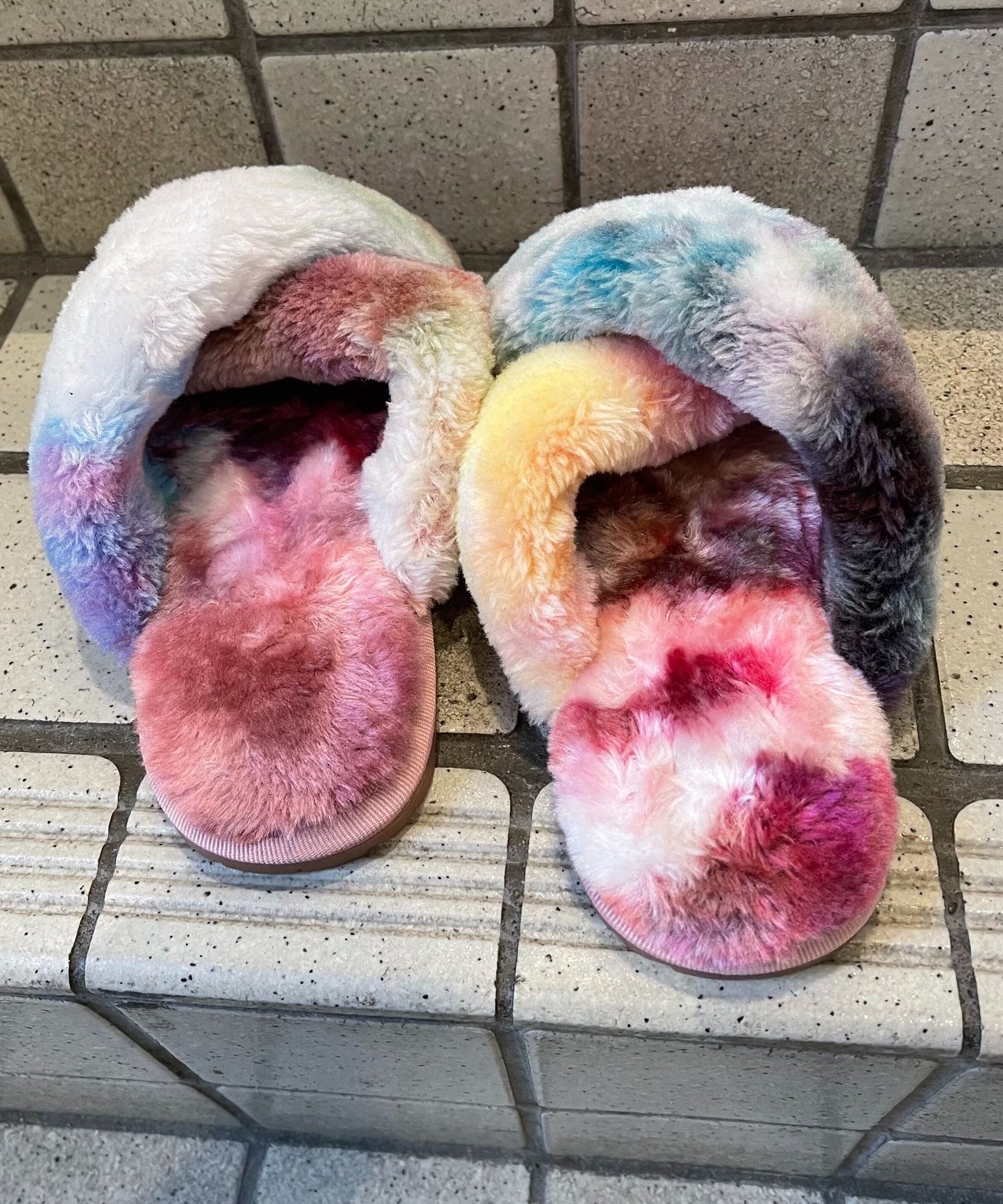 【Selected item】タイダイファーサンダル