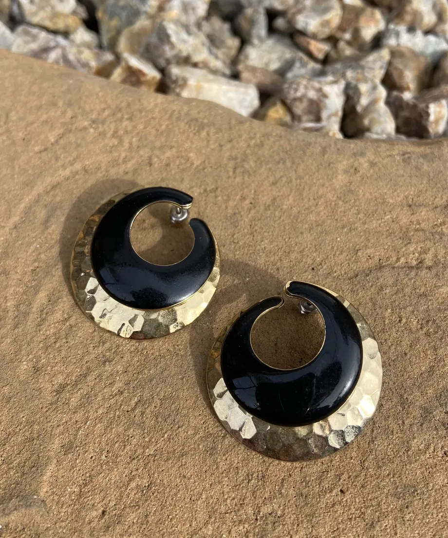【Vintage】黒ゴールドデザインピアス